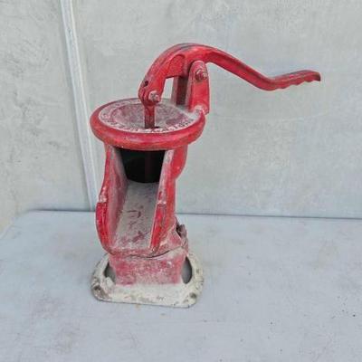 #13032 • Vintage Dulex Cast Iron Farm Well Water Hand Pump
