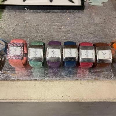 #20710 • 8 Geneva Watches
