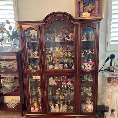 #60090 • Display Cabinet
