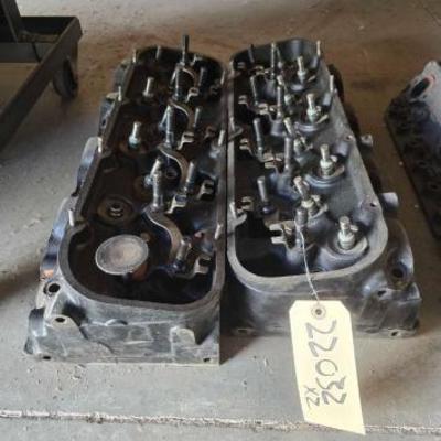 #22032 • 2 Engine heads

