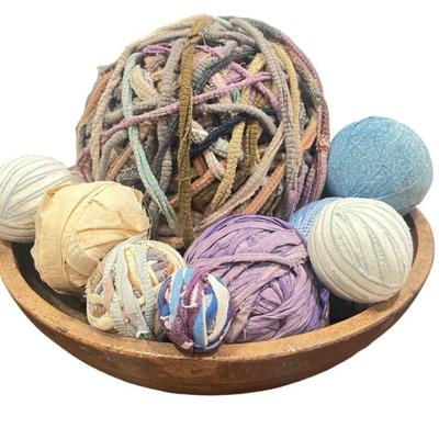 Collection Primitive Antique Rag Balls