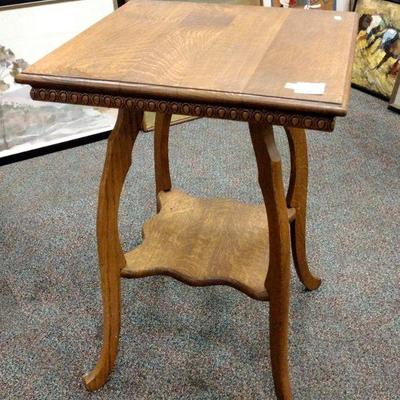 1910's oak two tier side table