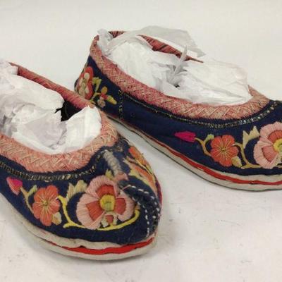 PAIR OF CHINESE MIAO HMONG EMBROIDERED SLIPPERS