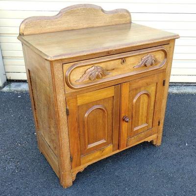 ANTIQUE WASH STAND