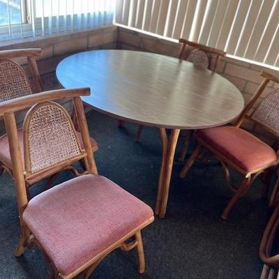 Rattan dining table with 4 rattan chairs
