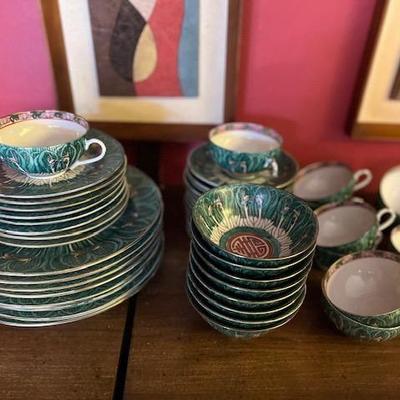 Set of Vintage Hong Kong Decorated Bok Choy Butterfly Porcelain Dinner Plates