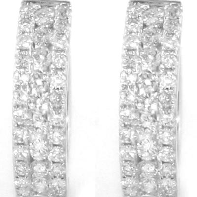 Diamond and gold jewelry. Approximately 40 pieces.