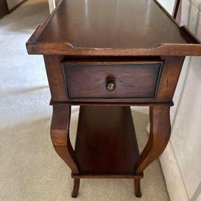 Ethan Allen side table with drawer (front view)