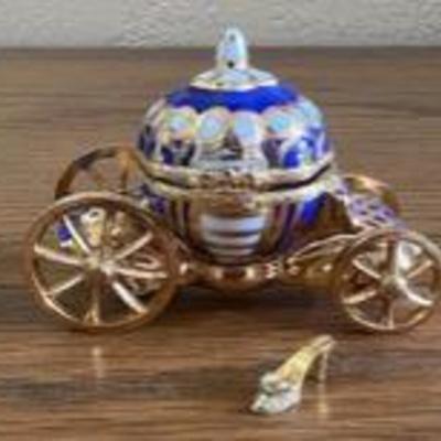 PPP147- Collectible Atelier De Limoges Cinderella Carriage & Golden Slipper Trinket Box