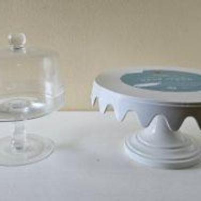 PPP202-Pair Of Pretty Cake Stands/Display