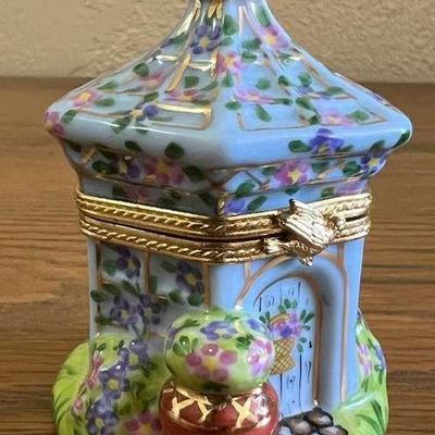 PPP148- Collectible Atelier De Limoges Porcelain Garden Gazebo Trinket Box