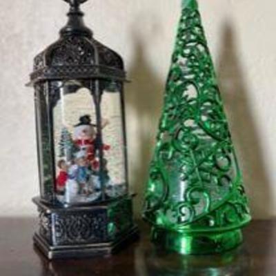 PPP095- Lighted Water Lantern & Christmas Tree 