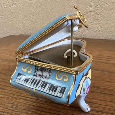 PPP124-Light Blue Atelier Limoges France Grand Piano Trinket Porcelain Box