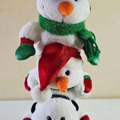 PPP141-Plush and Playful Snowmen Display 