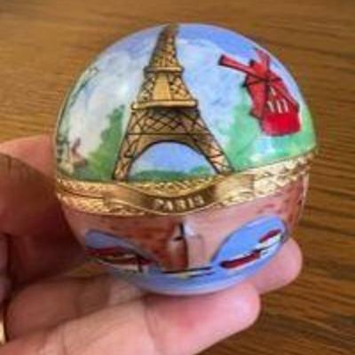 PPP153- Collectible Atelier De Limoges France Porcelain Globe Trinket Box