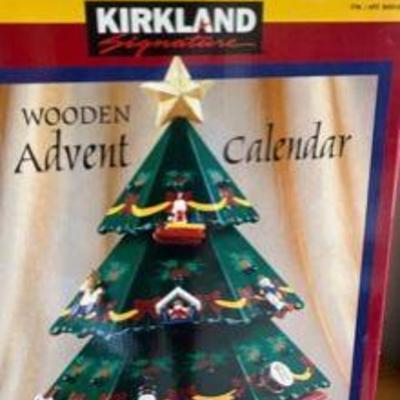 PPP055- Large Kirkland Signiture Wooden Christmas Tree Advent Calendar 