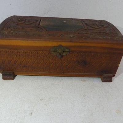 Vintage 1940s Hand Carved Cedar Footed Jewelry Box with Windmill Scene - 11