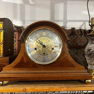 Vintage mantle clock 