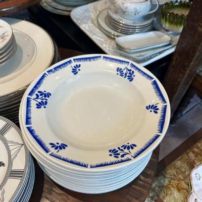 Badonviller half-porcelain dinner plates 