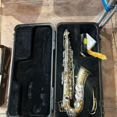 Bundy II Saxophone with case by The Selmer Company 