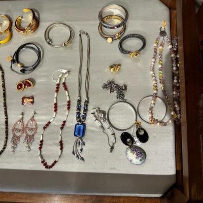 Costume jewelry 