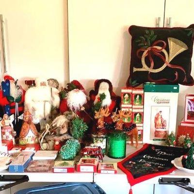 GRLI239 Holiday Galore	Brand's include Fitz & Floyd, Hallmark, Lenox, Jim Shore, Dept 56 and so much more.
