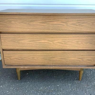 BEDO316 Mid Century Modern 3 Drawer Dresser	Drawers are very clean.  Dresser measures approximately 30.5" Tall x 40" Wide x...