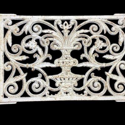 BEDO711 Rustic, Square, Cast Iron Decor	Very heavy cast iron piece, approximately 22" x 14.5" x 0.5
