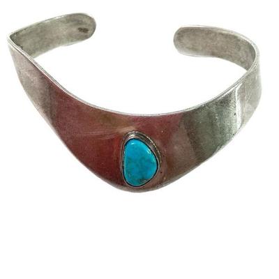 BEDO705 Sterling Turquoise Bracelet Cuff	Stamped Sterling and Mexico. Minimalist style piece. 
