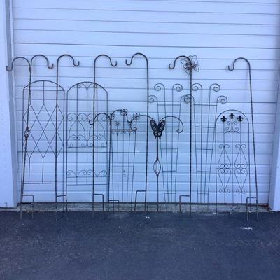 BEDO309 Hooks, Trellises, and Umbrella Stand	There are 6 Hooks approximately 72", 2 Hooks approximately 47", 4 Trellis...