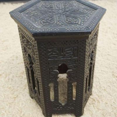 1140	EBONIZED MOORISH STAND, APPROXIMATELY 12 IN X 17 IN H
