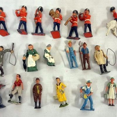 1256	GROUP OF ASSORTED 2 1/2 IN METAL FIGURES INCLUDING BRITTAINS
