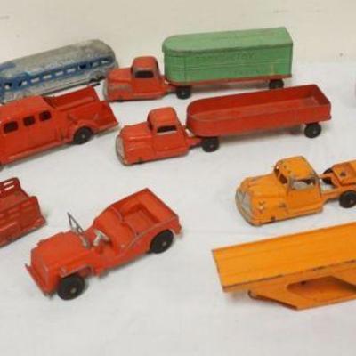 1261	GROUP OF ASSORTED TOOTSIE TOYS, TRUCKS, BUS, JEEP, ETC
