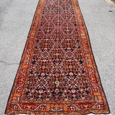 1214	HAND WOVEN ORIENTAL RUNNER, APPROXIMATELY 3 FT 7 IN X 12 FT

