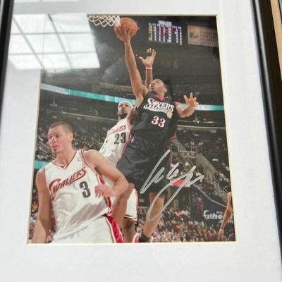 Signed Sixers Photo/Lebron James in Photo