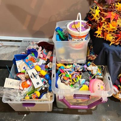 Misc toys, grab buckets