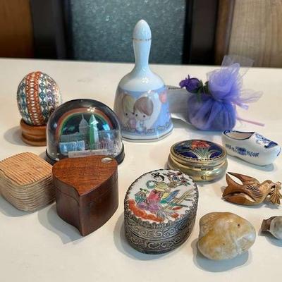 WWW151- Small Trinkets 