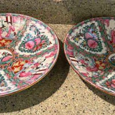 WWW072 Two Chinese Porcelain Rose Medallion Serving Bowls 