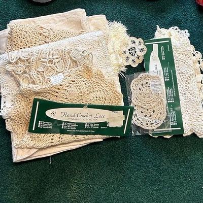 WWW138- Lace Doilies and Table Runners