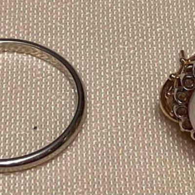 WWW310 14K Gold Ring & Single Earring 