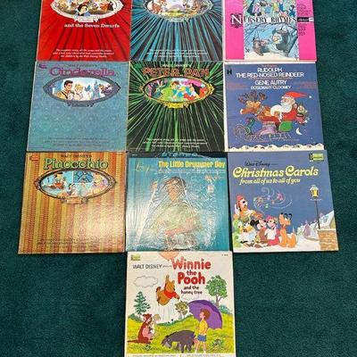 WWW065- Vintage Walt Disney Vinyl Records w/Books