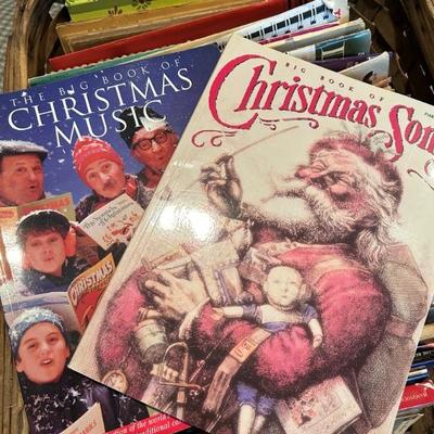 Lots of Christams piano music!