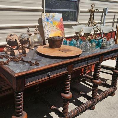 buffet, lazy susan, insulators