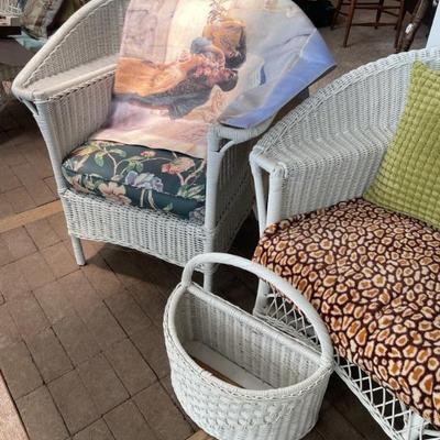 Antique White Wicker Chair 