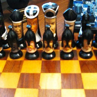 Vintage Rare Jumbo Medieval Duncan Red & Black Hand Painted Chess Set