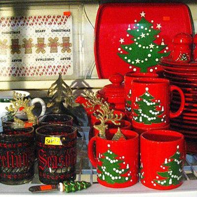 Christmas Dishes Set / Tumblers