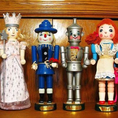 Kurt Adler 14” Wood Wizard of OZ Lion Scarecrow Tin Man Dorothy Nutcrackers