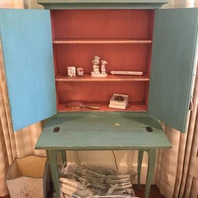 vintage Fairmont writing desk $349
27 X 22 X 56"