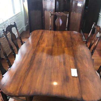 drop leaf dining table $895
64 X 42 X 31"