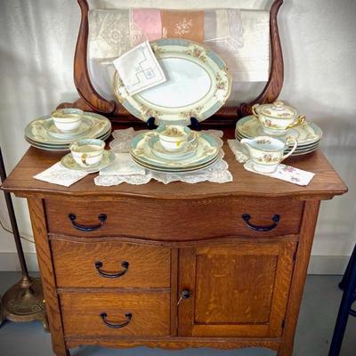 ANTIQUE OAK WASH STAND
